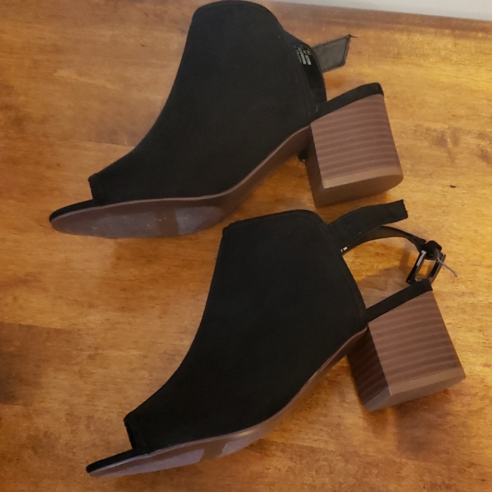 Open toed booties